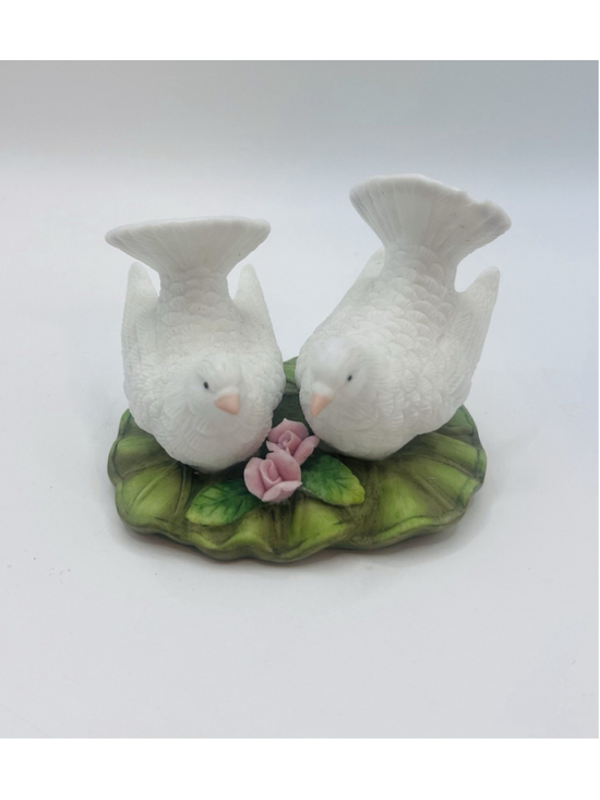Lefton Other - Vintage 1985 Lefton Hand Painted Porcelain Doves Figurine Wedding Love Nest Egg